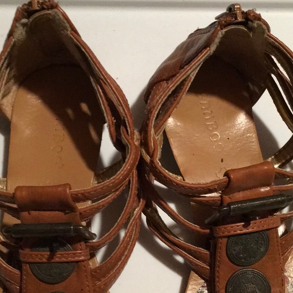 Sandals - Picture 2 of 3